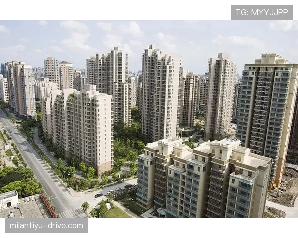 王励勤退役后住的那套房子，物业费比我半年工资还高